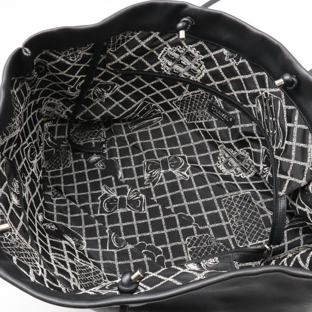 CHANEL Black Leather Shoulder Bag - Picture 9 of 10